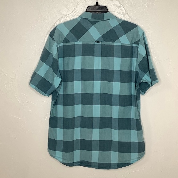 Billabong plaid shirt sleeve button up size medium EUC - Picture 9 of 11